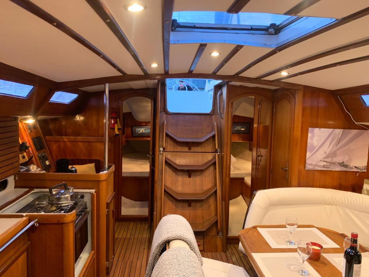 ホテル Nuit Sur Un Bateau ラ・ロシェル エクステリア 写真