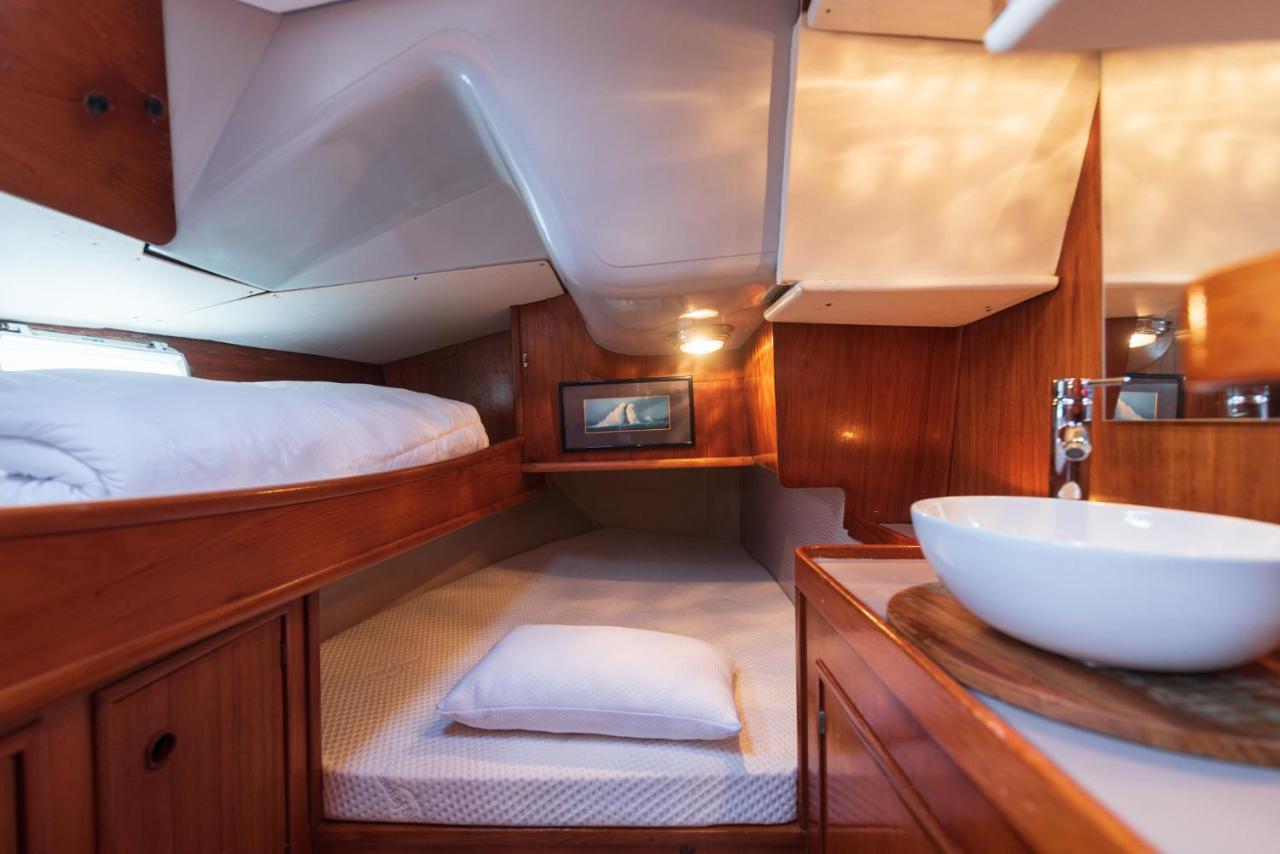 ホテル Nuit Sur Un Bateau ラ・ロシェル エクステリア 写真