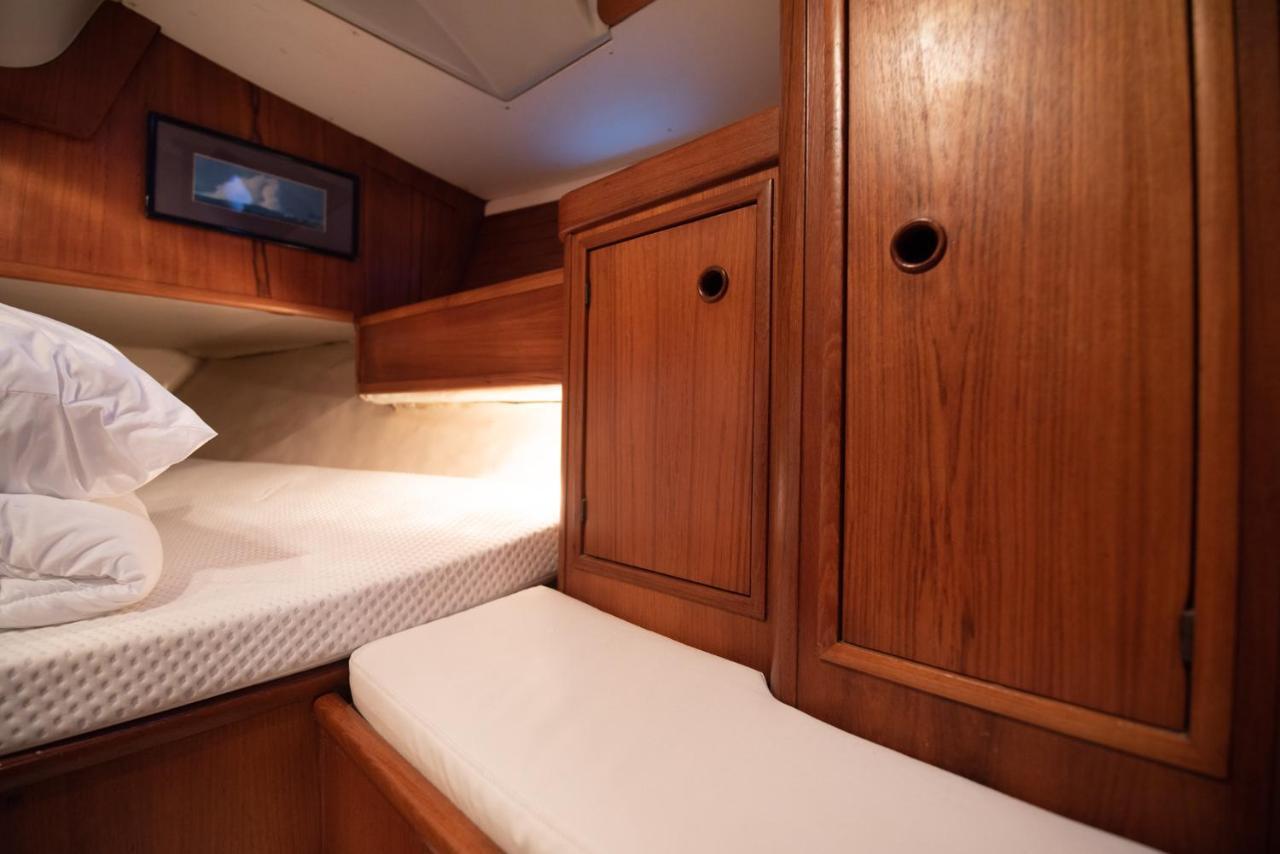 ホテル Nuit Sur Un Bateau ラ・ロシェル エクステリア 写真