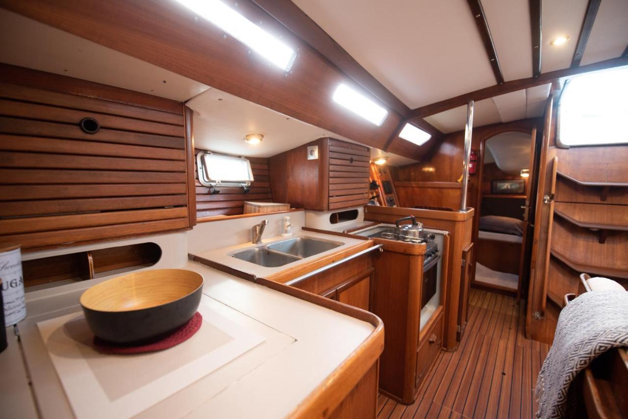 ホテル Nuit Sur Un Bateau ラ・ロシェル エクステリア 写真