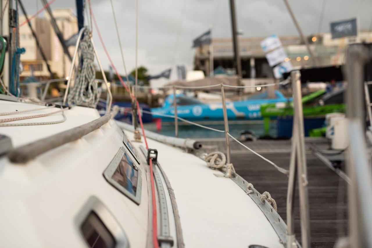 ホテル Nuit Sur Un Bateau ラ・ロシェル エクステリア 写真