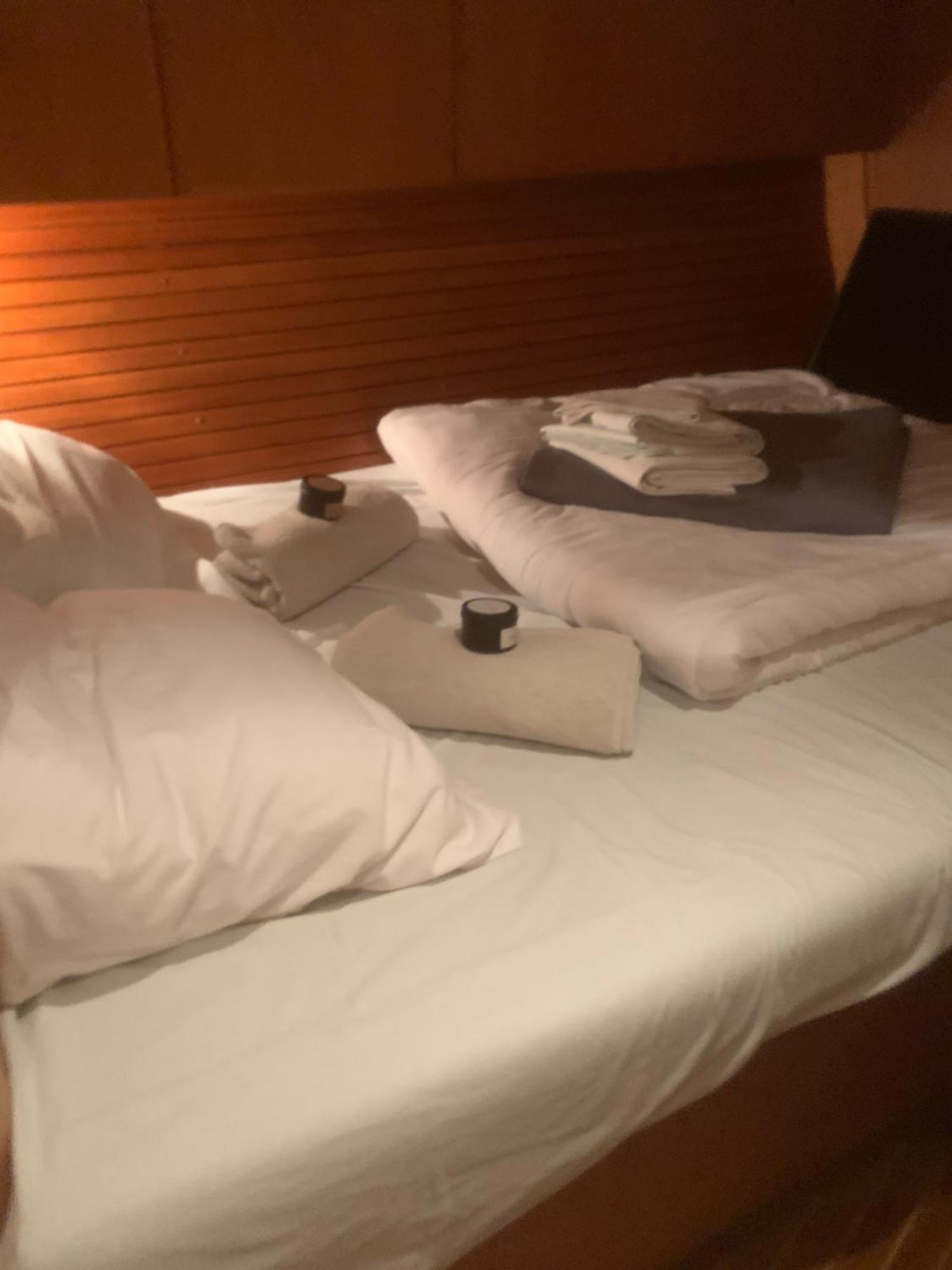 ホテル Nuit Sur Un Bateau ラ・ロシェル エクステリア 写真